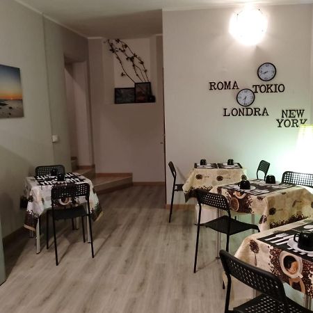 Hotel Elena 1 Self Check-In Parma Esterno foto