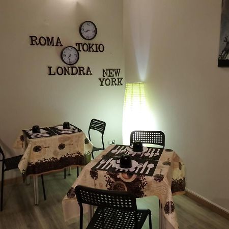 Hotel Elena 1 Self Check-In Parma Esterno foto